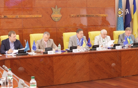 Виконком ФФУ: перші призначення, нові структури