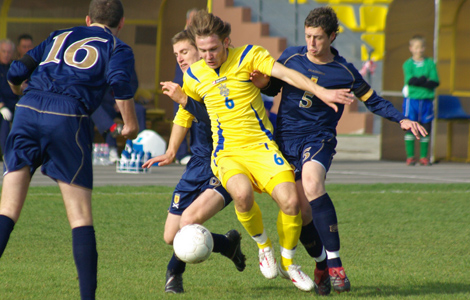 U-19: мирний початок