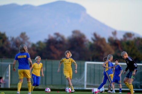 Жіноча збірна України провела перше тренування у Чорногорії