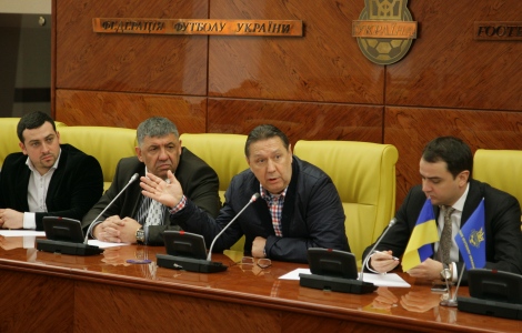 Анатолій Коньков провів зустріч з ультрас клубів Прем’єр-ліги
