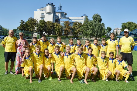20 юних футболістів відвідають Суперкубок УЄФА