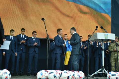 Петро Порошенко побажав збірній України успіхів на Євро-2016