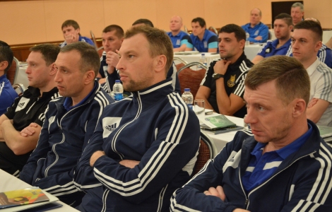 Збори арбітрів: досліджуючи порушення правил та агресивну поведінку гравців