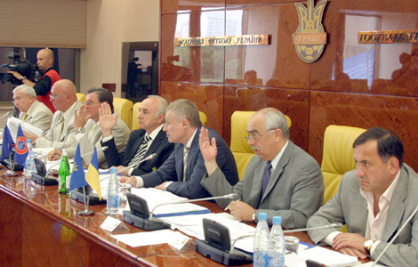 Виконком ФФУ: рішення жорсткі і компромісні
