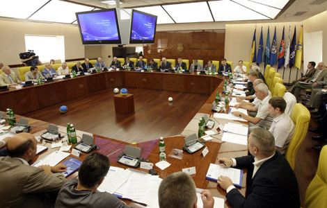 ФФУ захистила права клубів