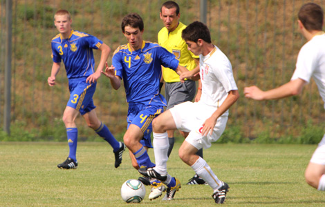 U-17: лотерея на користь господарів