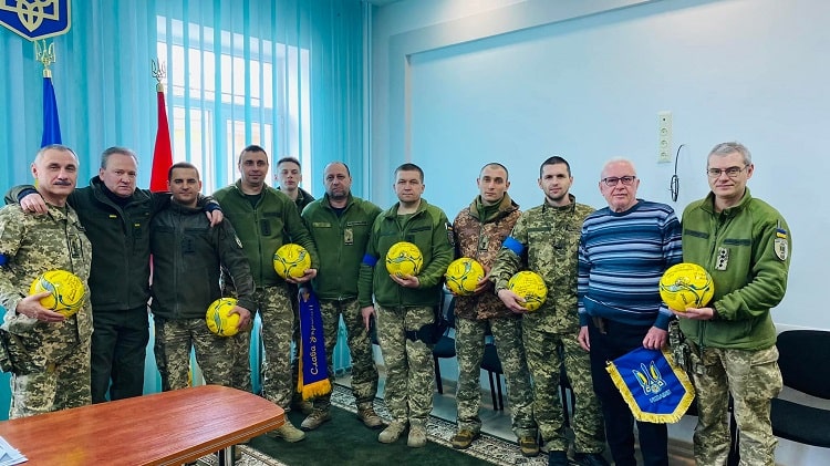 Володар «Золотого м'яча» Ігор Бєланов зустрівся із захисниками України