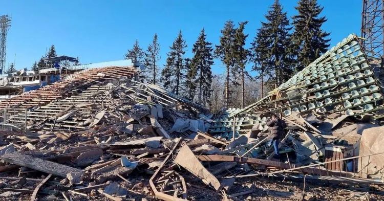 Стадіон чернігівської «Десни» пошкоджено внаслідок обстрілів окупантів