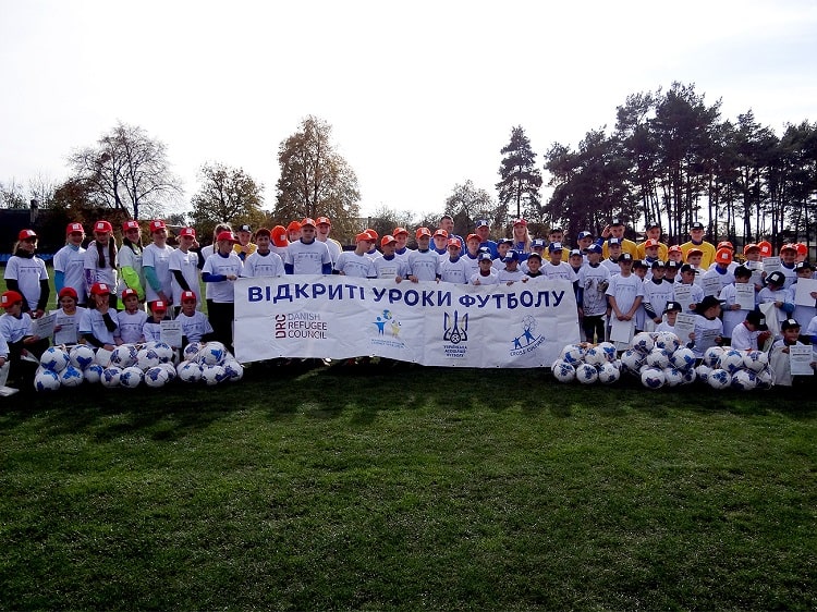 «Відкриті уроки футболу» об’єднали дітей у Соснівці, що на Львівщині