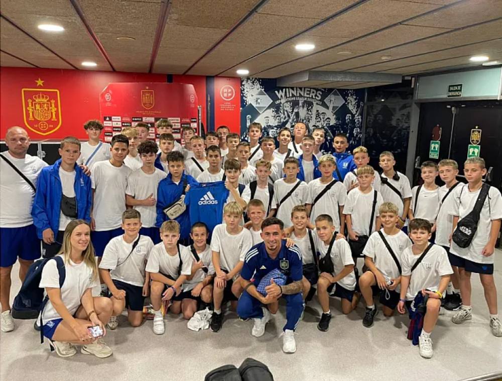 За підтримки УАФ та Королівської іспанської футбольної федерації юні футболісти з України відвідали матч відбору ЧС-2026 Іспанія — Грузія в Ельче