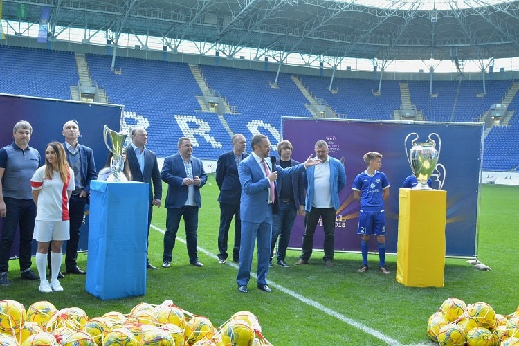 Trophy Experience. Кубки Ліги чемпіонів УЄФА гостювали у Дніпрі