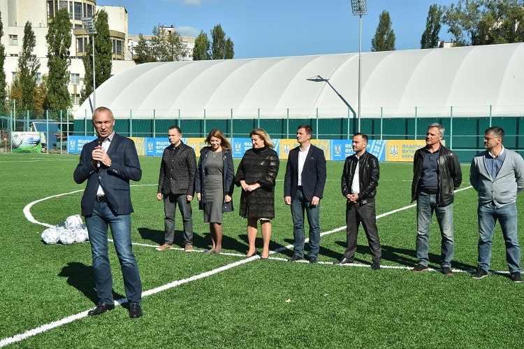 Олег Протасов: «На оновлених полях школи «Чемпіон» зростатимуть нові футбольні зірки України»