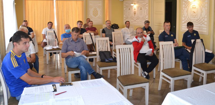 В Івано-Франківську відбулося засідання регіонального офісу УЄФА GROW