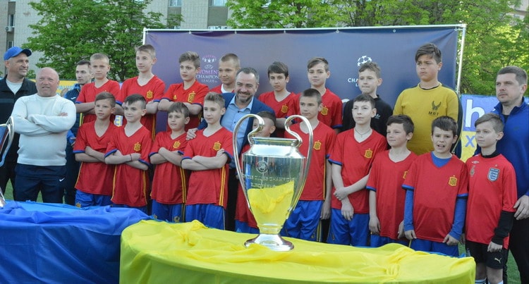 Trophy Experience. Херсон і сімферопольська «Таврія» першими зустріли кубки Ліги чемпіонів УЄФА
