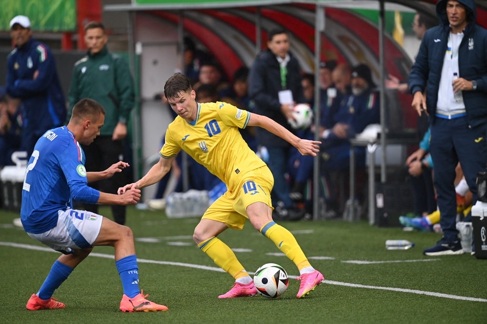 Xususiy porno studiyadagi aktrisalar