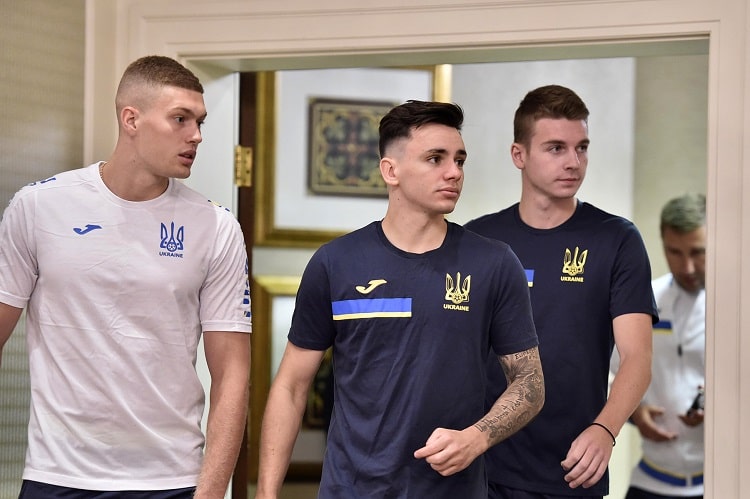Вік-енд для футболістів збірної України: дубль Довбика, голи Циганкова та Шапаренка й асист Сидорчука