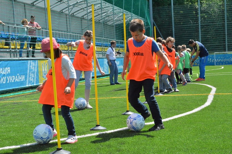 В Україні триває успішна реалізація держпрограми з будівництва міні-майданчиків для футболу