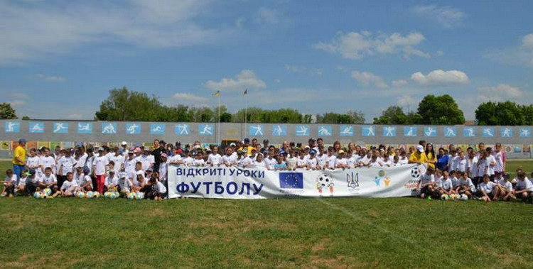 «Відкриті уроки футболу» пройшли на Сватівщині